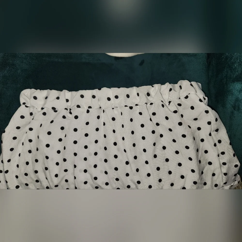 FINAL PRICE!! 2 PIECE POLKA DOT SKIRT SET !! - Picture 4 of 5